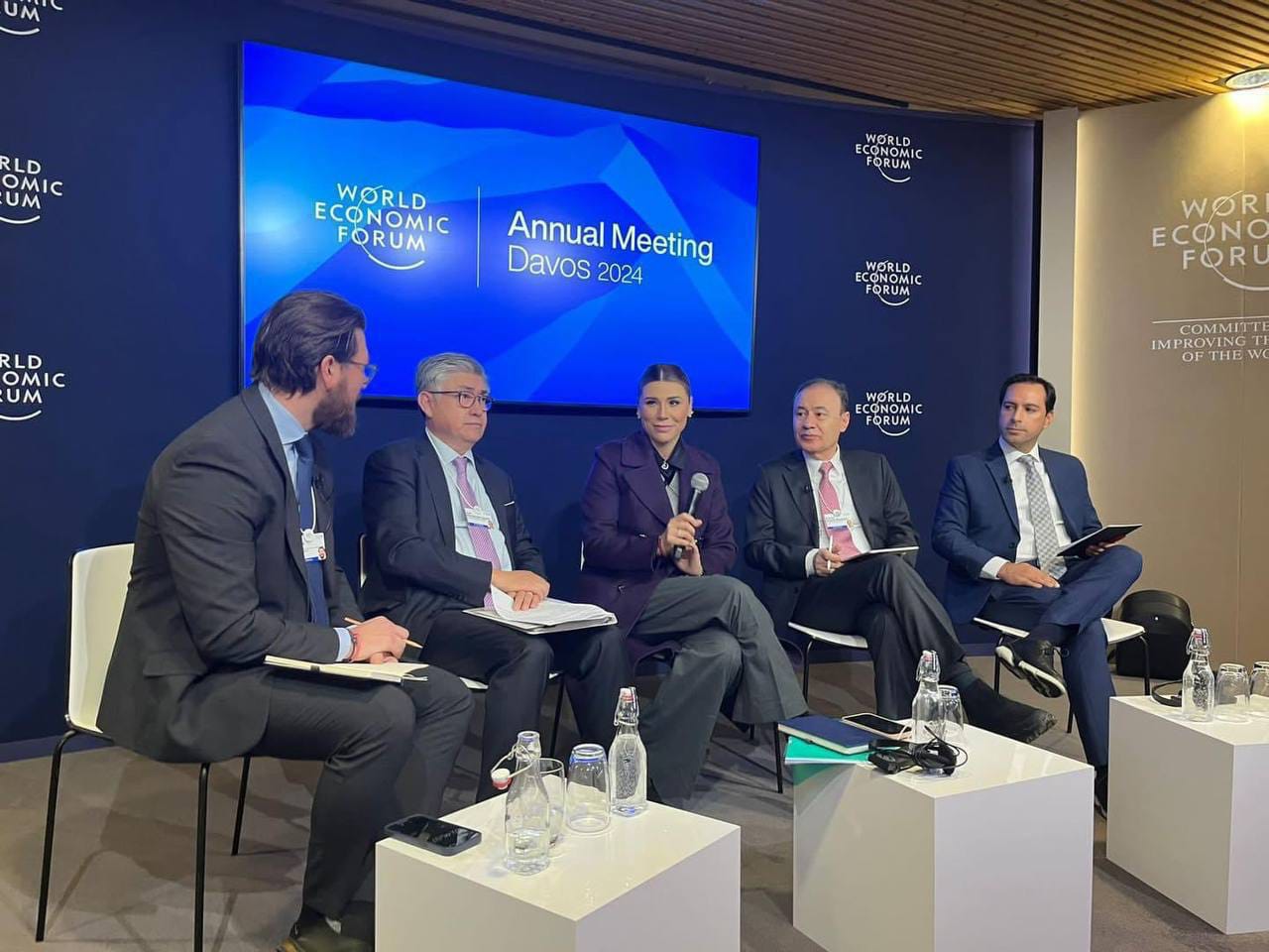 218f083b-a93e-4766-855a-cf0a7a076f4a