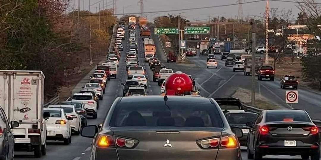 CAOS-VIAL-EN-MERIDA-POR-RETORNO-A-CLASES-4